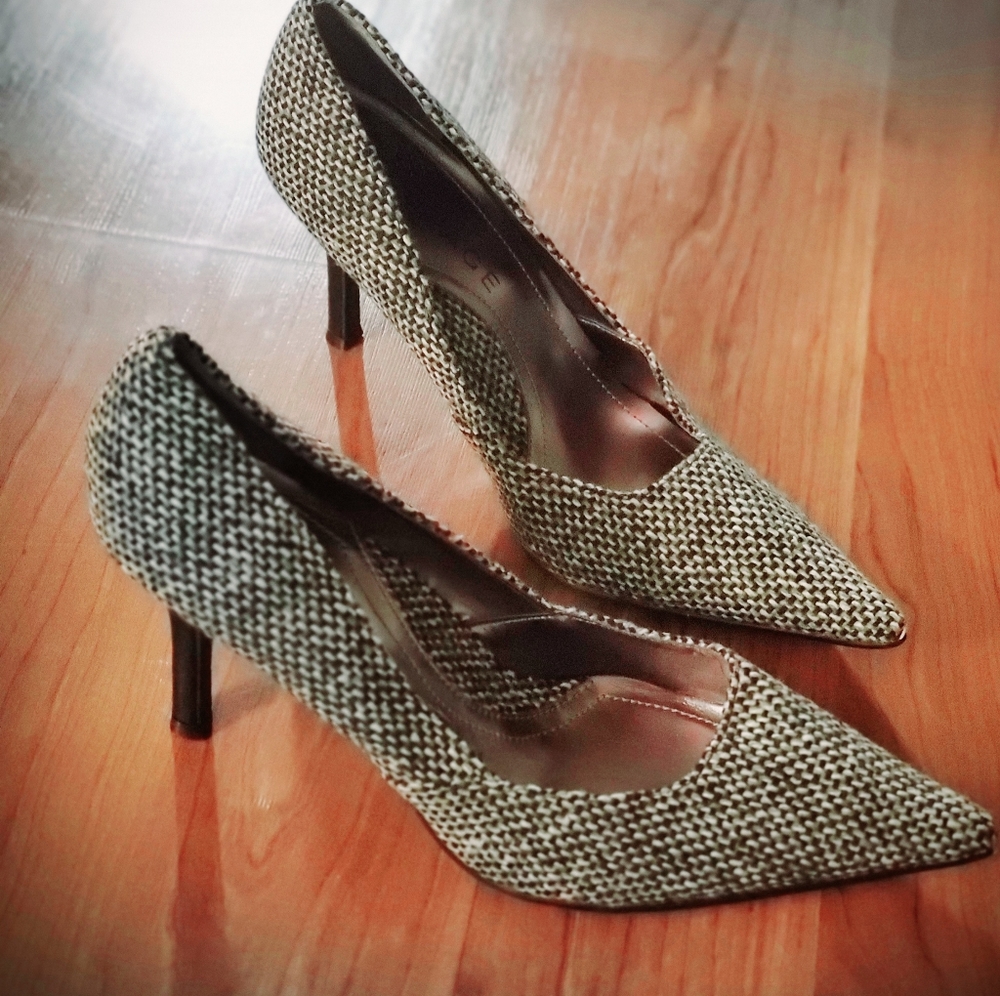 Rampage Black and white closed toe heels